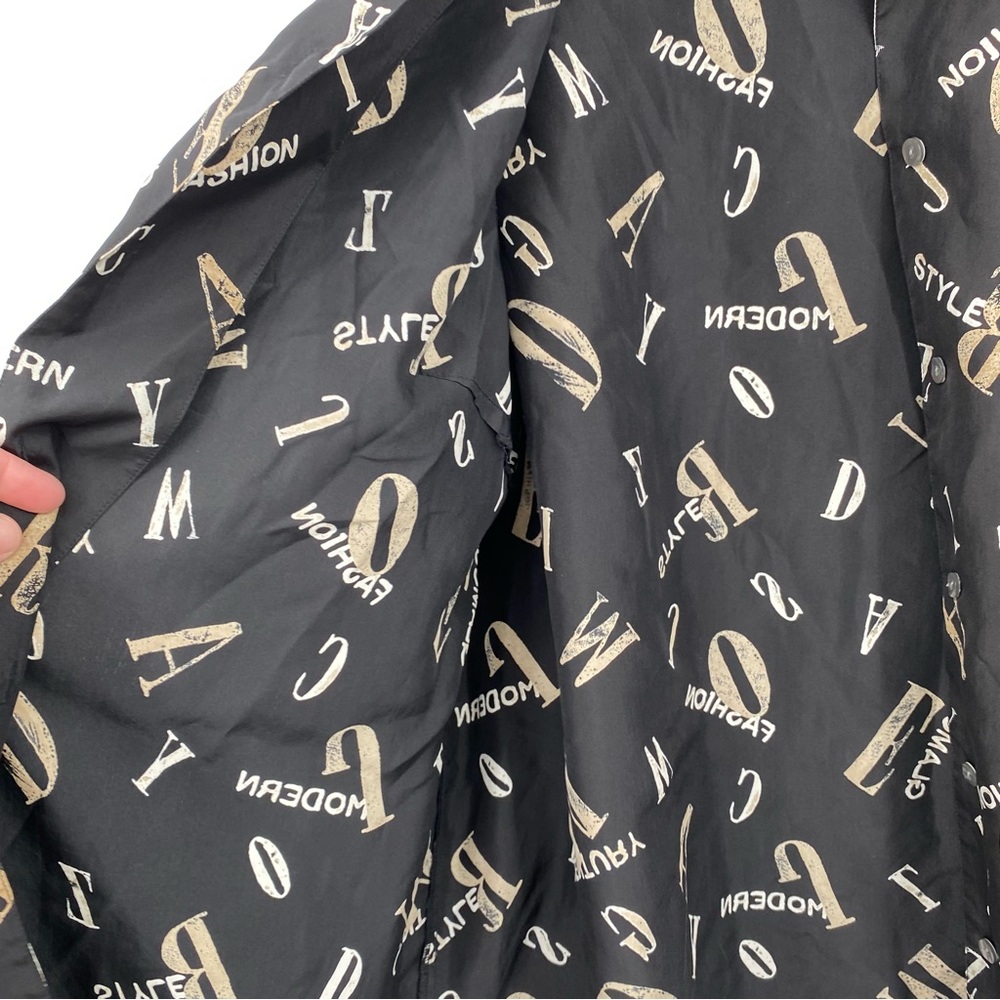Vintage 100% Silk Button-Up Shirt‎ Sz 14 W Fashion Typography Style Glamour AOP - Picture 11 of 15